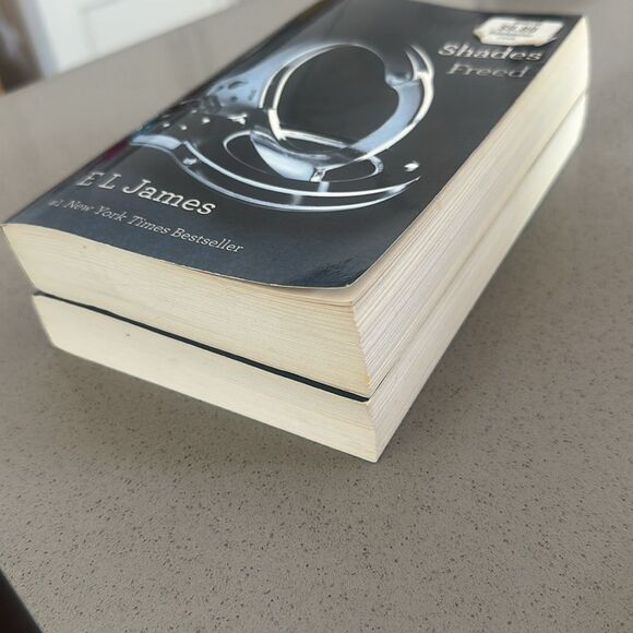 Set of 2: Fifty Shades Darker & Fifty Shades Freed Books EL James - Picture 3 of 3